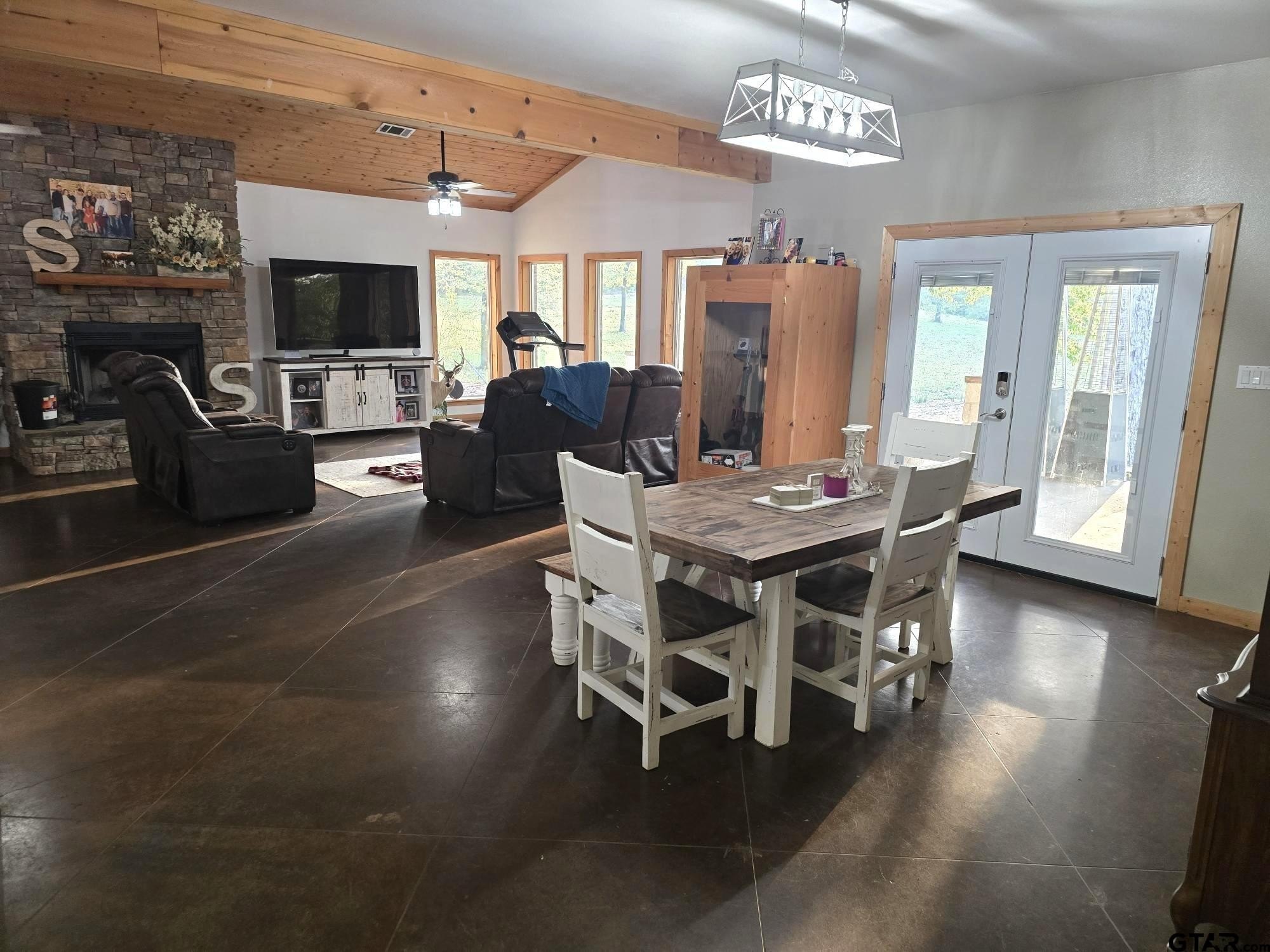 Hughes Springs, Texas, 75656, United States, 4 Bedrooms Bedrooms, ,3 BathroomsBathrooms,Residential,For Sale,1974783