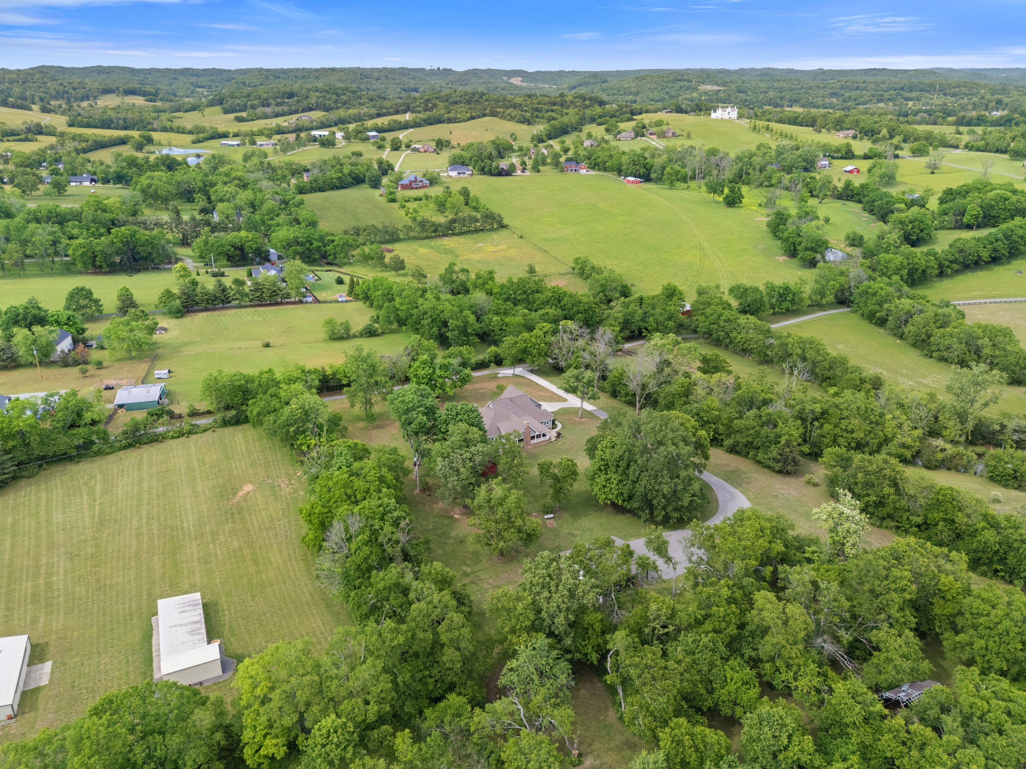  587A Douglas Ln, Gallatin, TN, 37066 - 物件實景