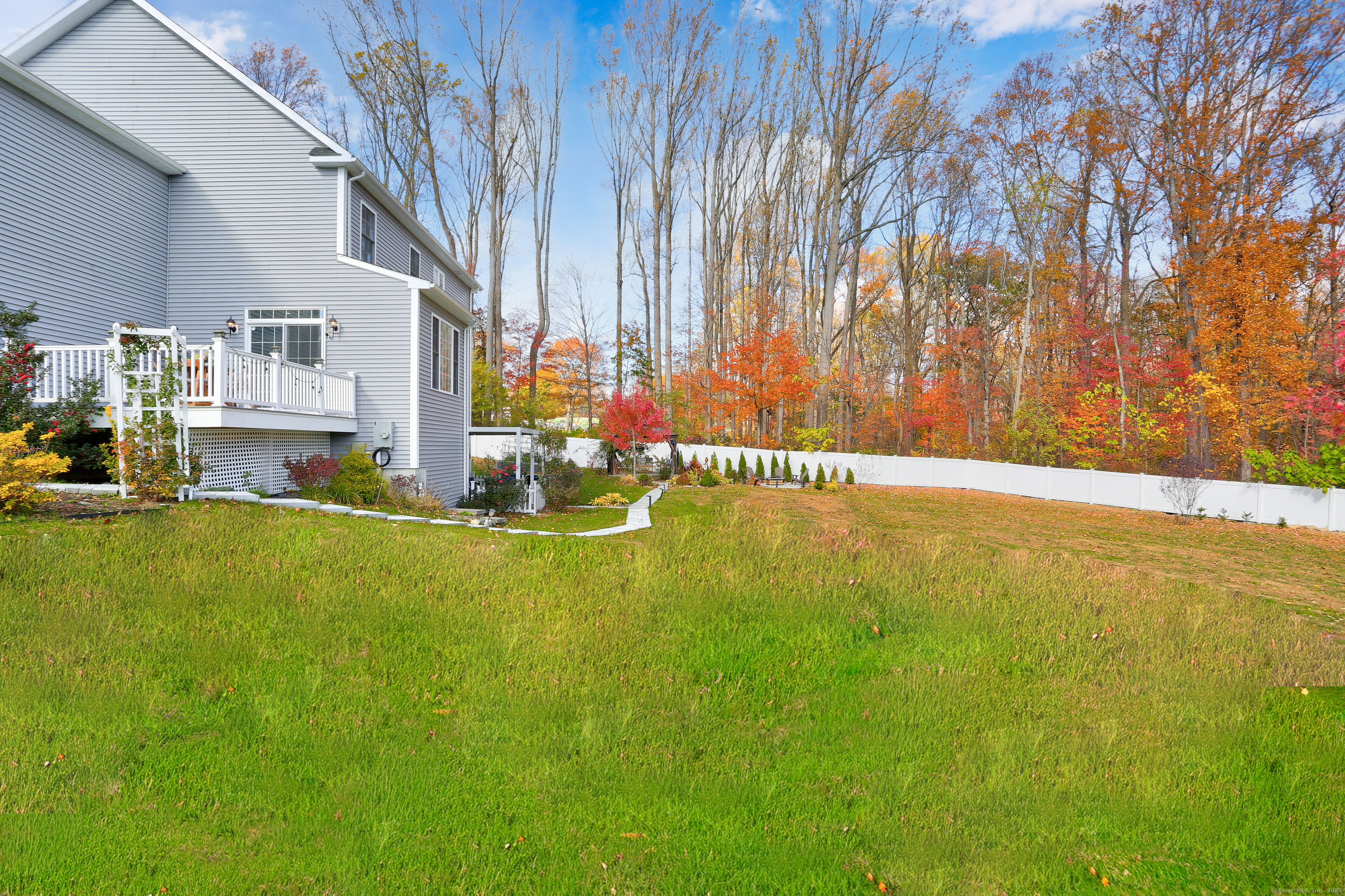 Stratford, Connecticut, 06614, United States, 4 Bedrooms Bedrooms, ,3 BathroomsBathrooms,Residential,For Sale,1987695