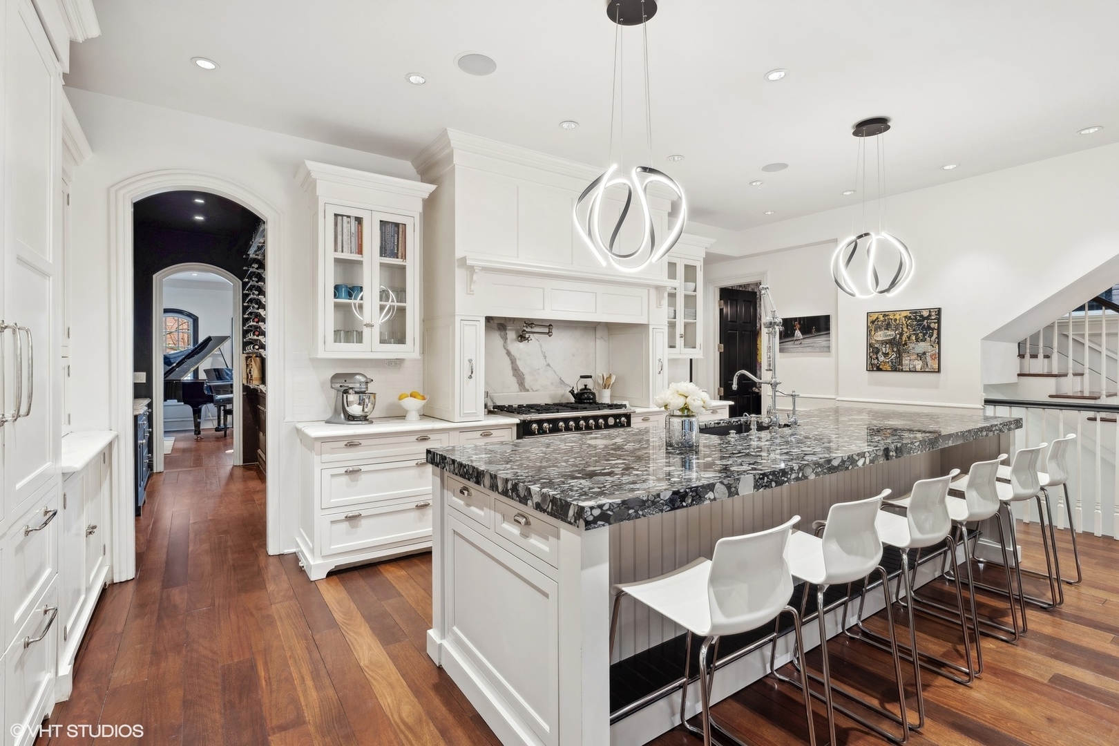 3830 N Wayne Avenue, Chicago, Illinois, 60613, United States, 6 Bedrooms Bedrooms, ,6 BathroomsBathrooms,Residential,For Sale,3830 N Wayne Avenue,1628817