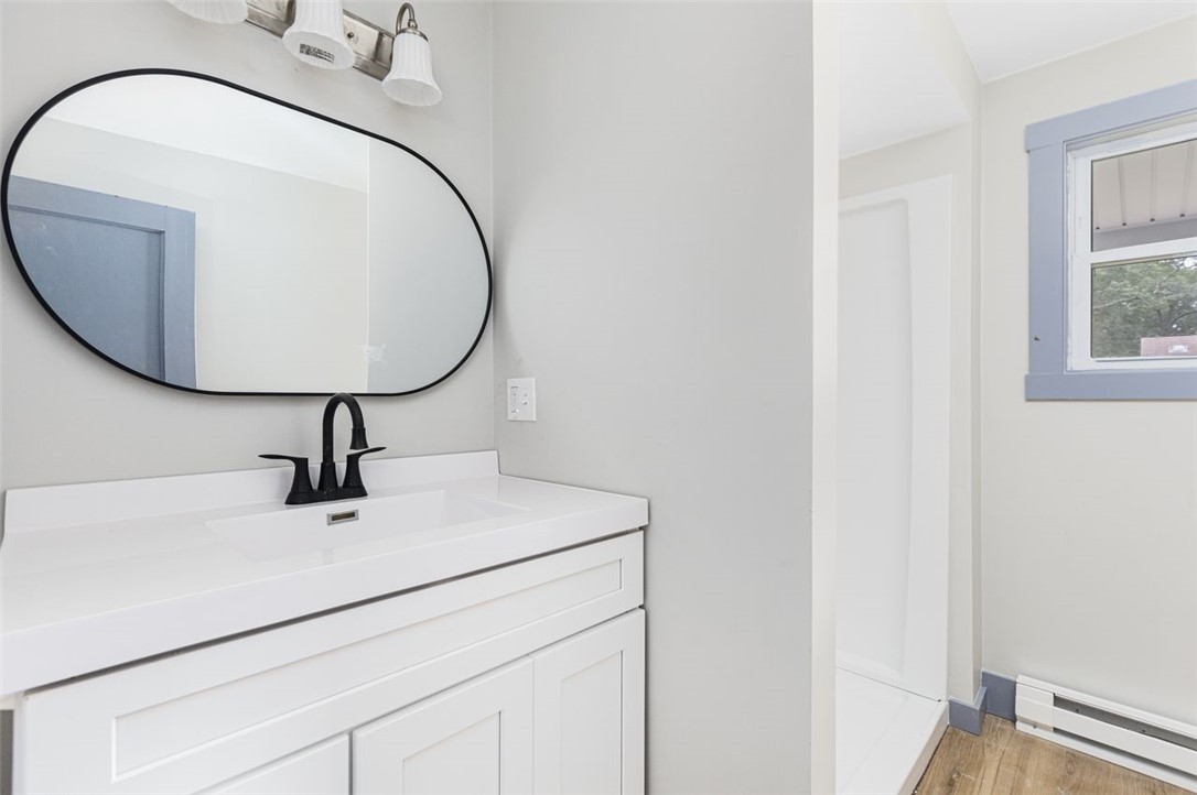 Warwick, Rhode Island, 02889, United States, 4 Bedrooms Bedrooms, ,2 BathroomsBathrooms,Residential,For Sale,1988287