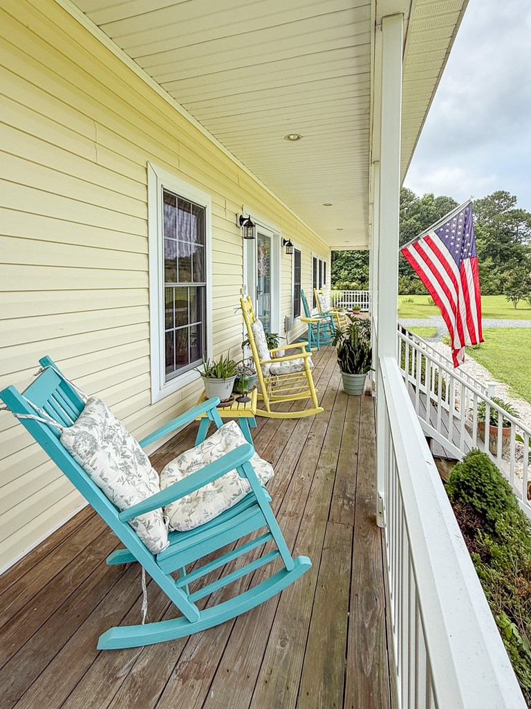 Craddockville, Virginia, 23341, United States, 4 Bedrooms Bedrooms, ,3 BathroomsBathrooms,Residential,For Sale,1891575