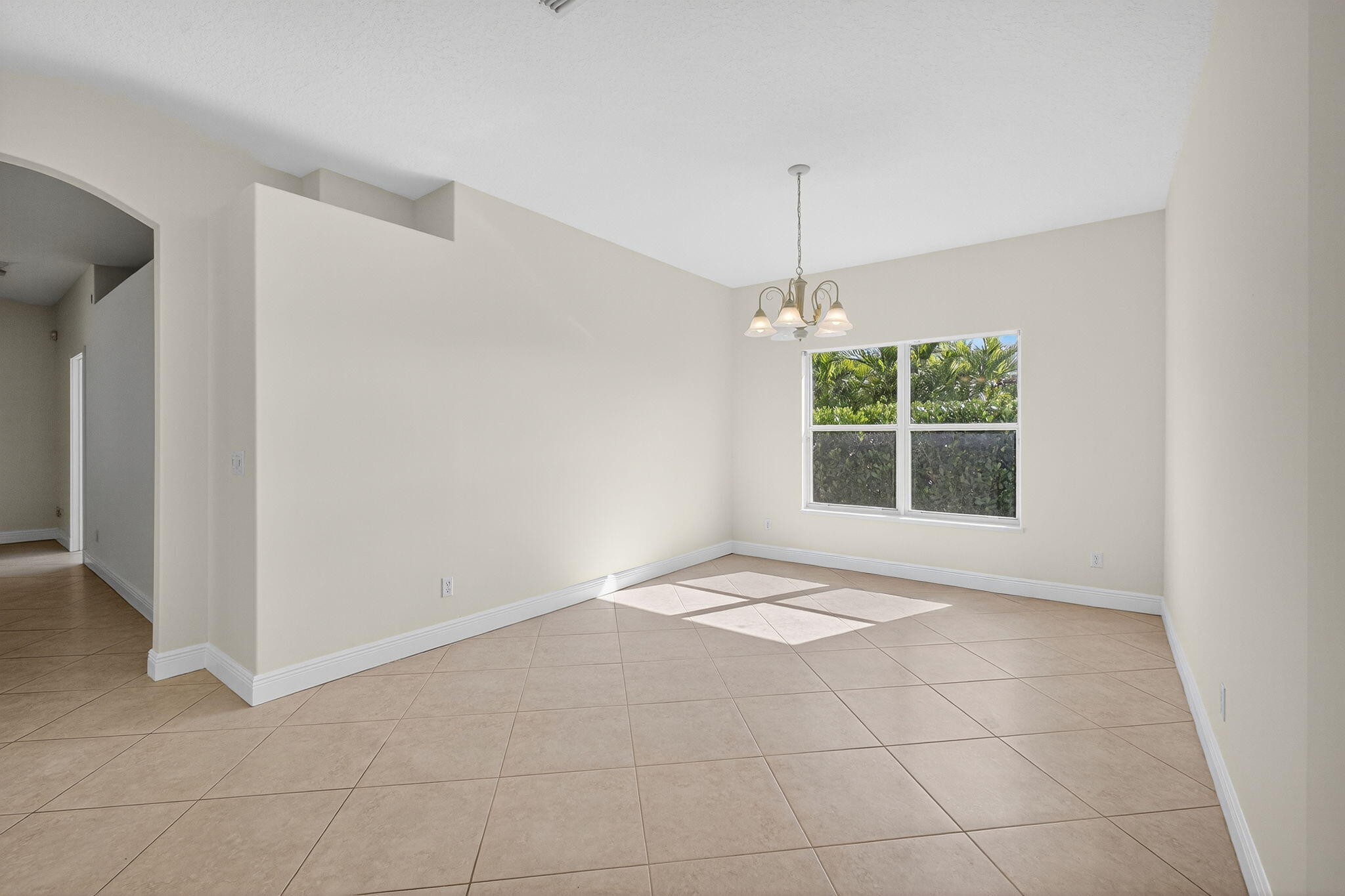 Port Saint Lucie, Florida, 34983, United States, 4 Bedrooms Bedrooms, ,2 BathroomsBathrooms,Residential,For Sale,1959022