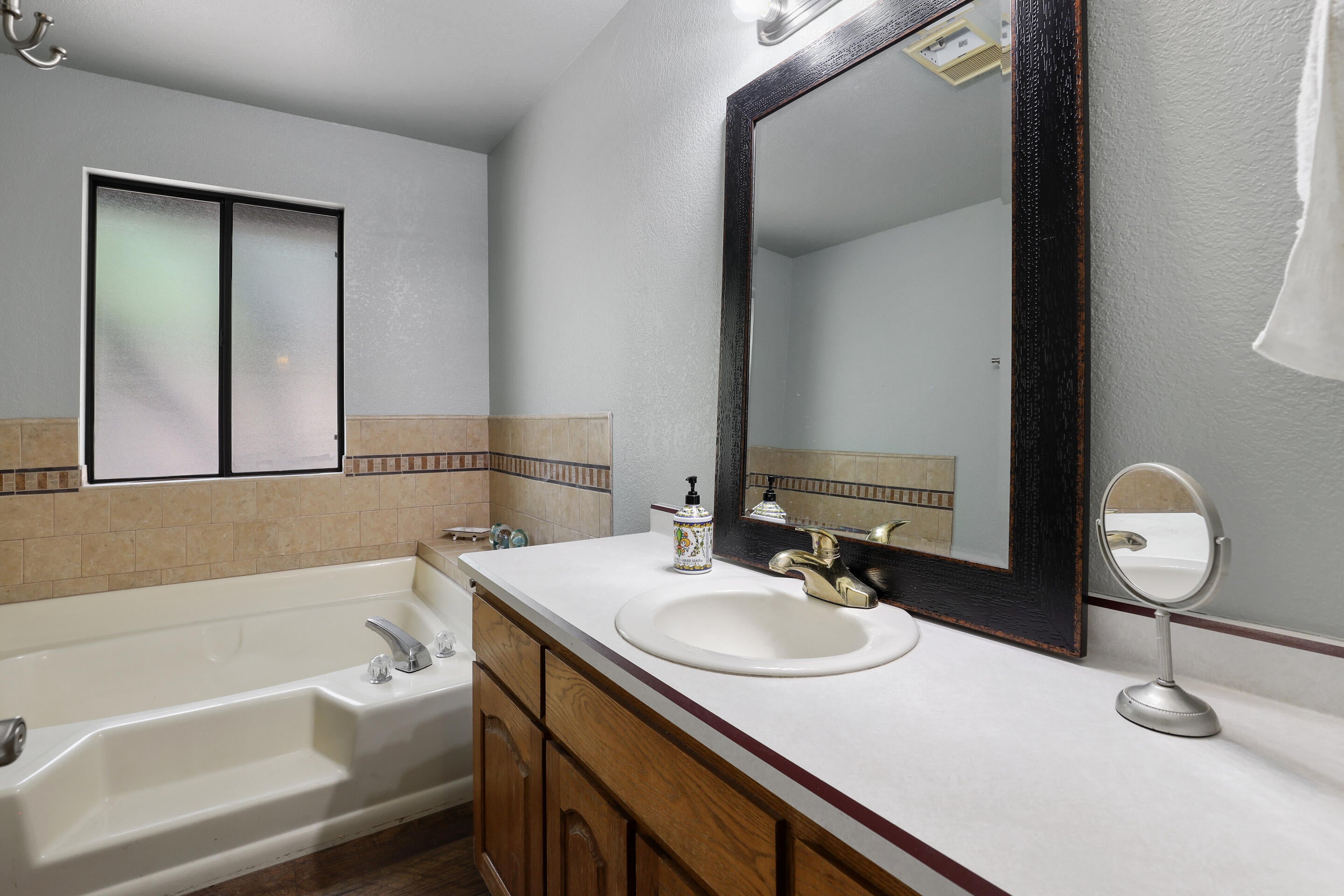 Pine, Arizona, 85544, United States, 2 Bedrooms Bedrooms, ,1 BathroomBathrooms,Residential,For Sale,1942026