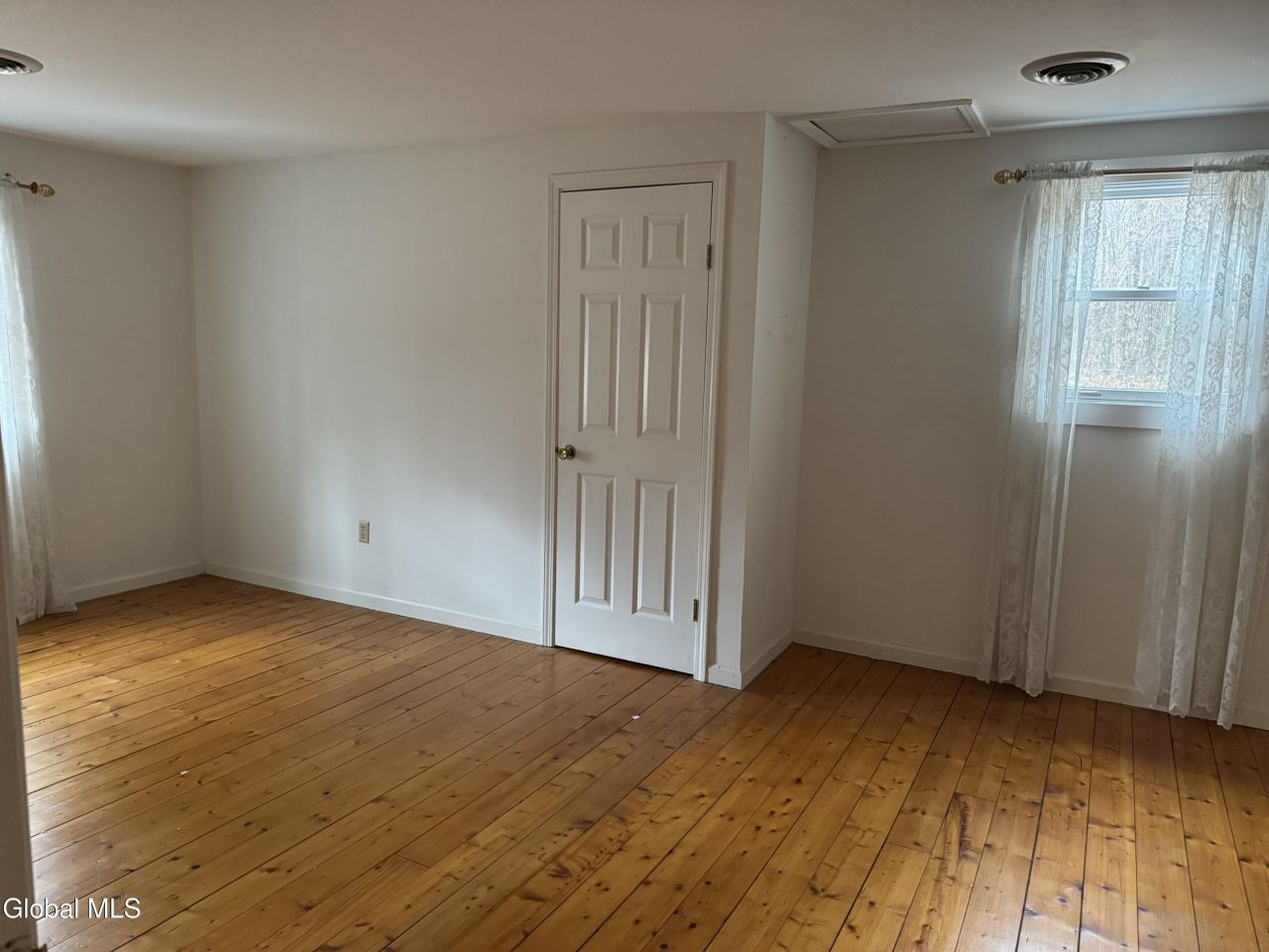 Rexford, New York, 12148, United States, 3 Bedrooms Bedrooms, ,3 BathroomsBathrooms,Residential,For Sale,2001928