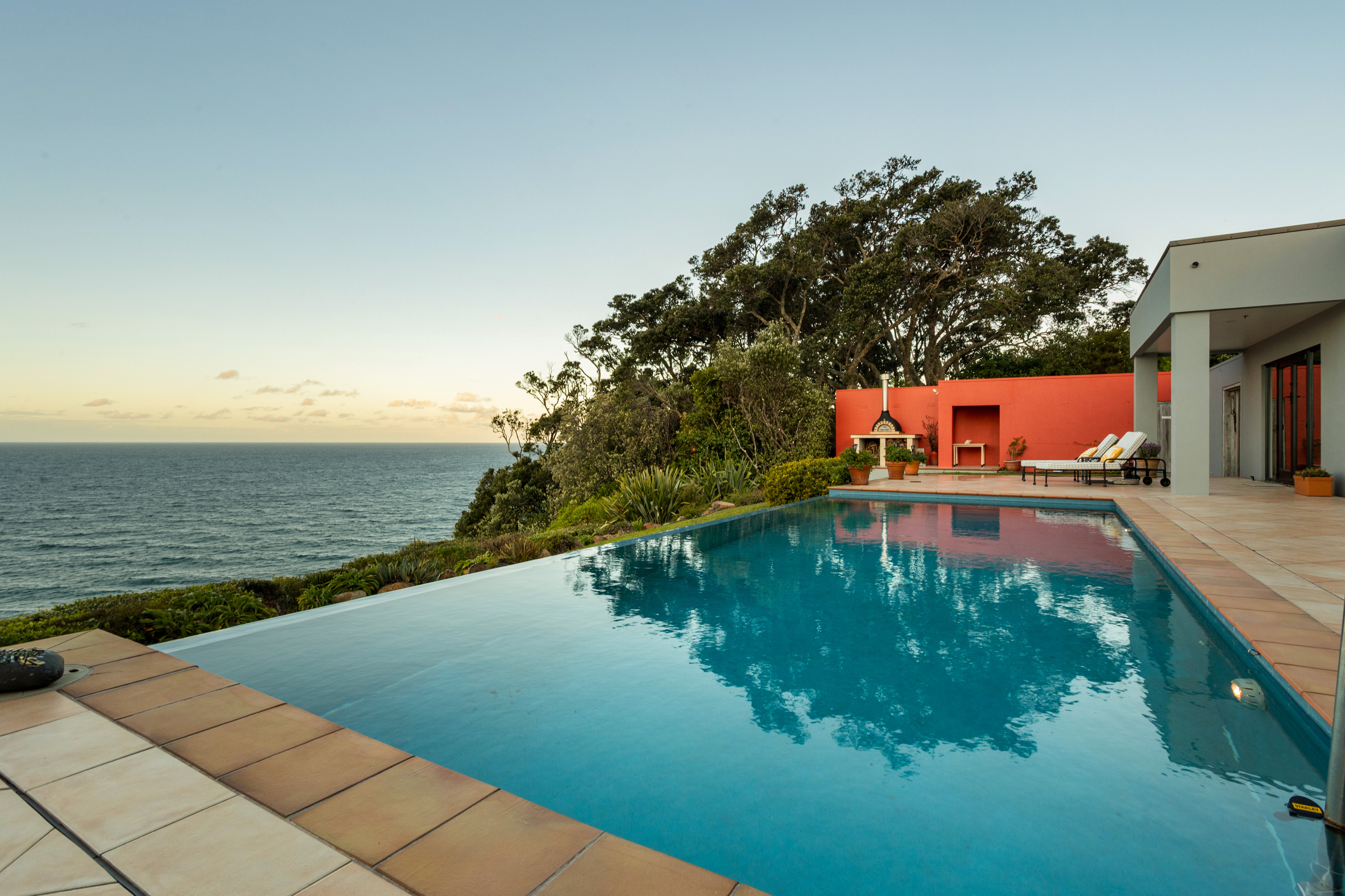  Private Coastal Estate with Panoramic Ocean Views - 物件實景
