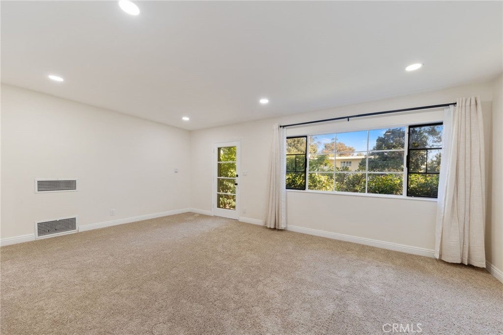 5162 Village Green #96, Los Angeles, California, 90016, United States, 2 Bedrooms Bedrooms, ,1 BathroomBathrooms,Residential,For Sale,5162 Village Green #96,1649469