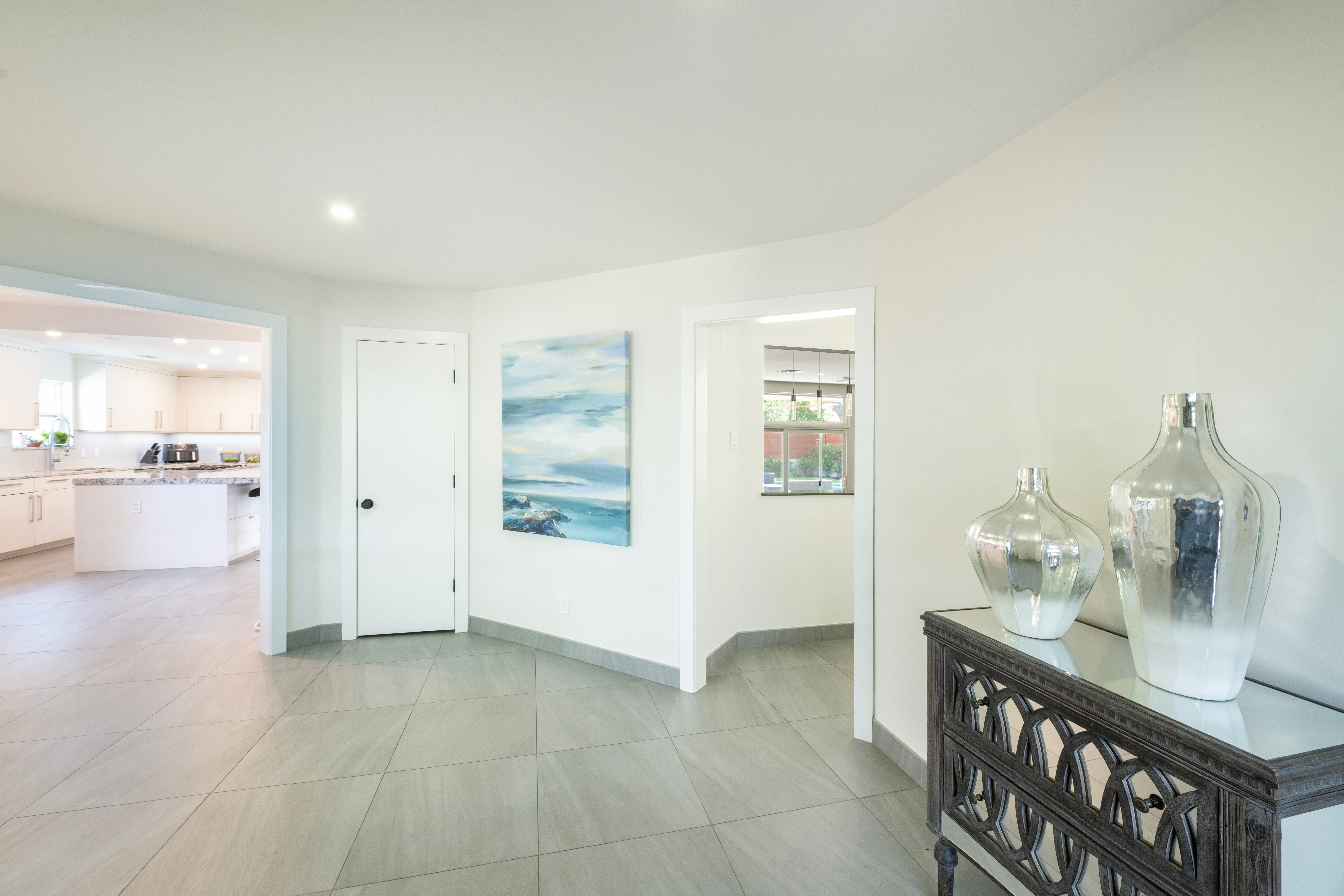  Desirable Corner Lot Home with Back Yard Oasis - 物件實景