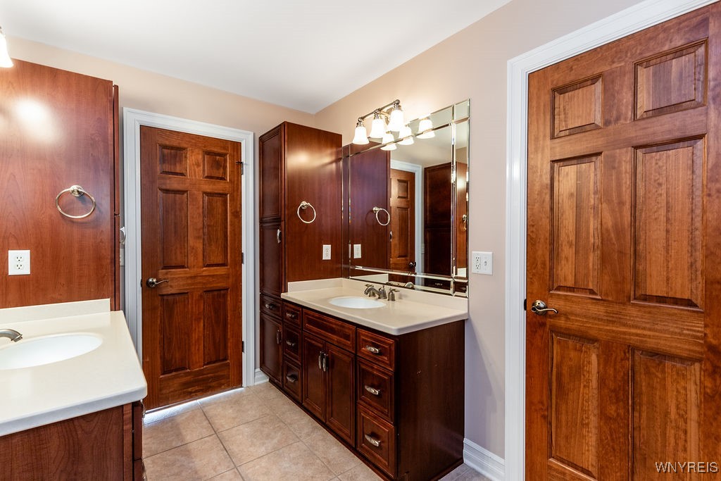 Grand Island, New York, 14072, United States, 4 Bedrooms Bedrooms, ,5 BathroomsBathrooms,Residential,For Sale,1975944