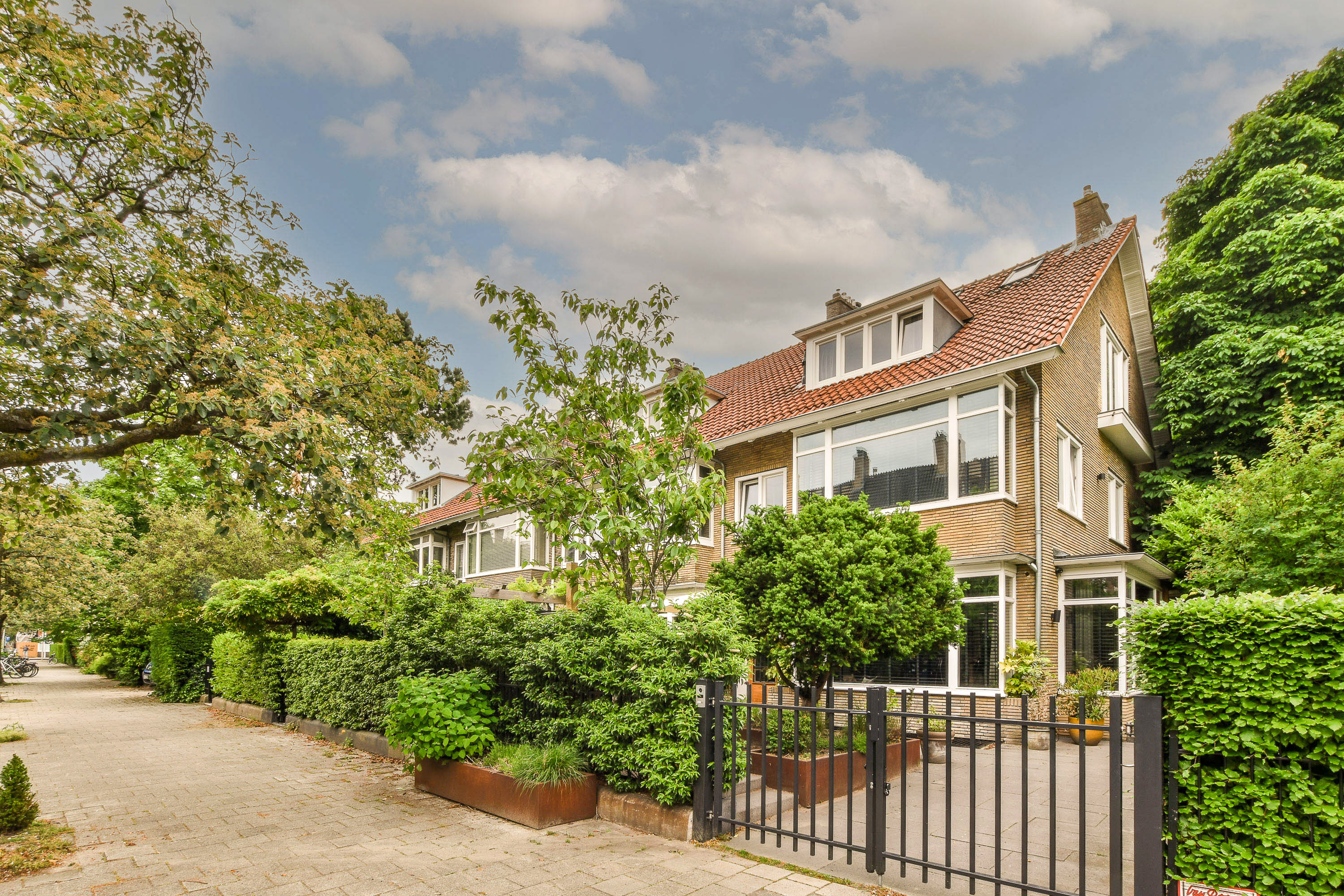 Unique and Charming Corner Villa in Amsterdam-Zuid