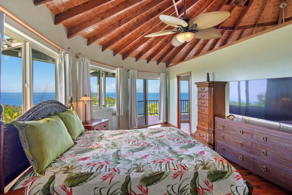 Captain Cook, Hawaii, 96704, United States, 2 Bedrooms Bedrooms, ,2 BathroomsBathrooms,Residential,For Sale,1941620