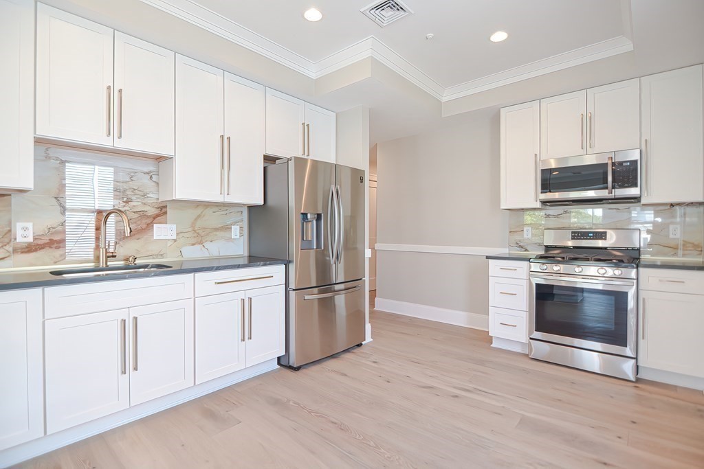 Boston, Massachusetts, 02128, United States, 2 Bedrooms Bedrooms, ,2 BathroomsBathrooms,Residential,For Sale,1964870