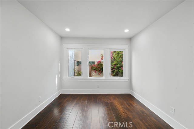 Los Angeles, California, 90018, United States, 5 Bedrooms Bedrooms, ,5 BathroomsBathrooms,Residential,For Sale,1984330