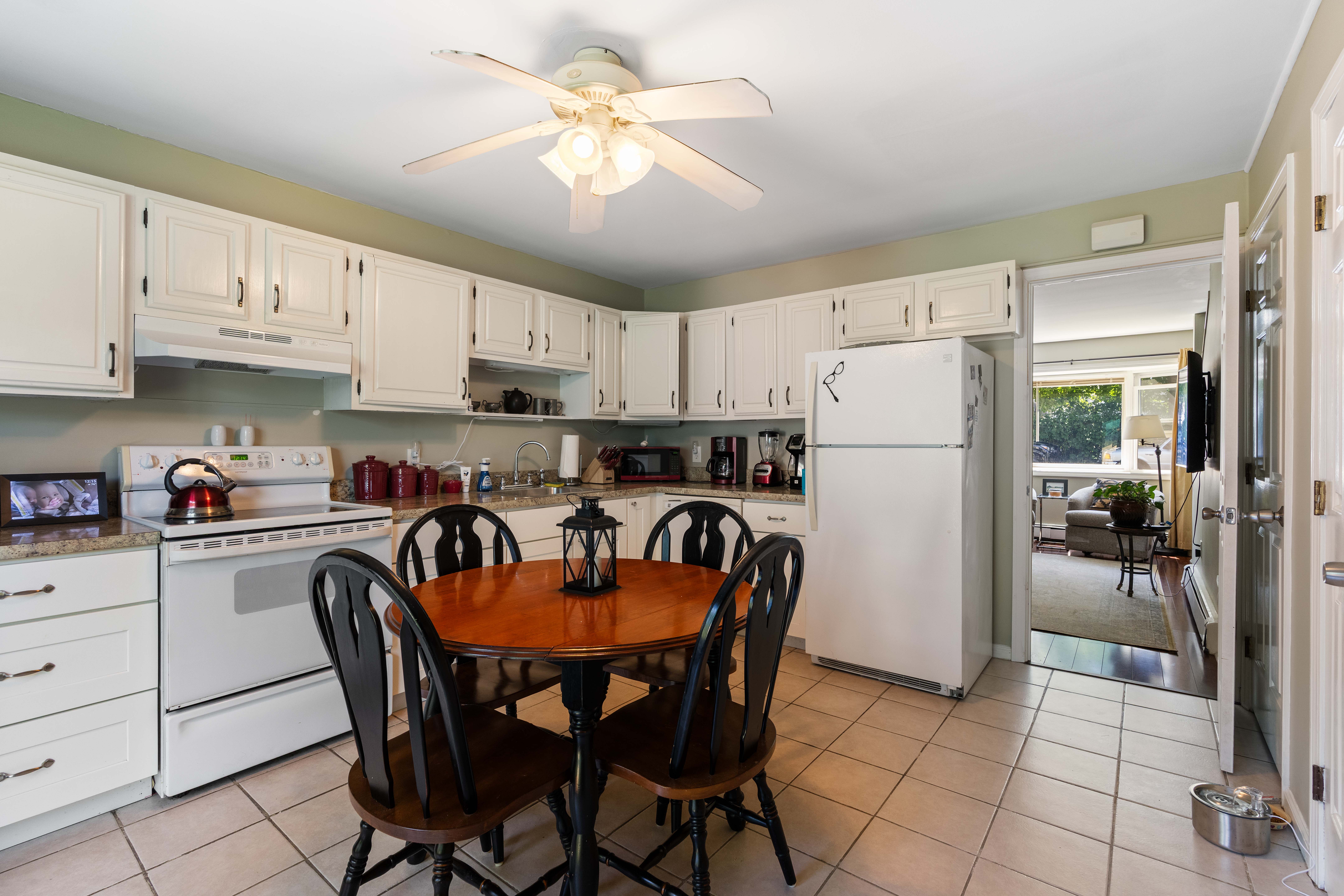 Newport, Rhode Island, 02840, United States, 4 Bedrooms Bedrooms, ,4 BathroomsBathrooms,Residential,For Sale,1904331