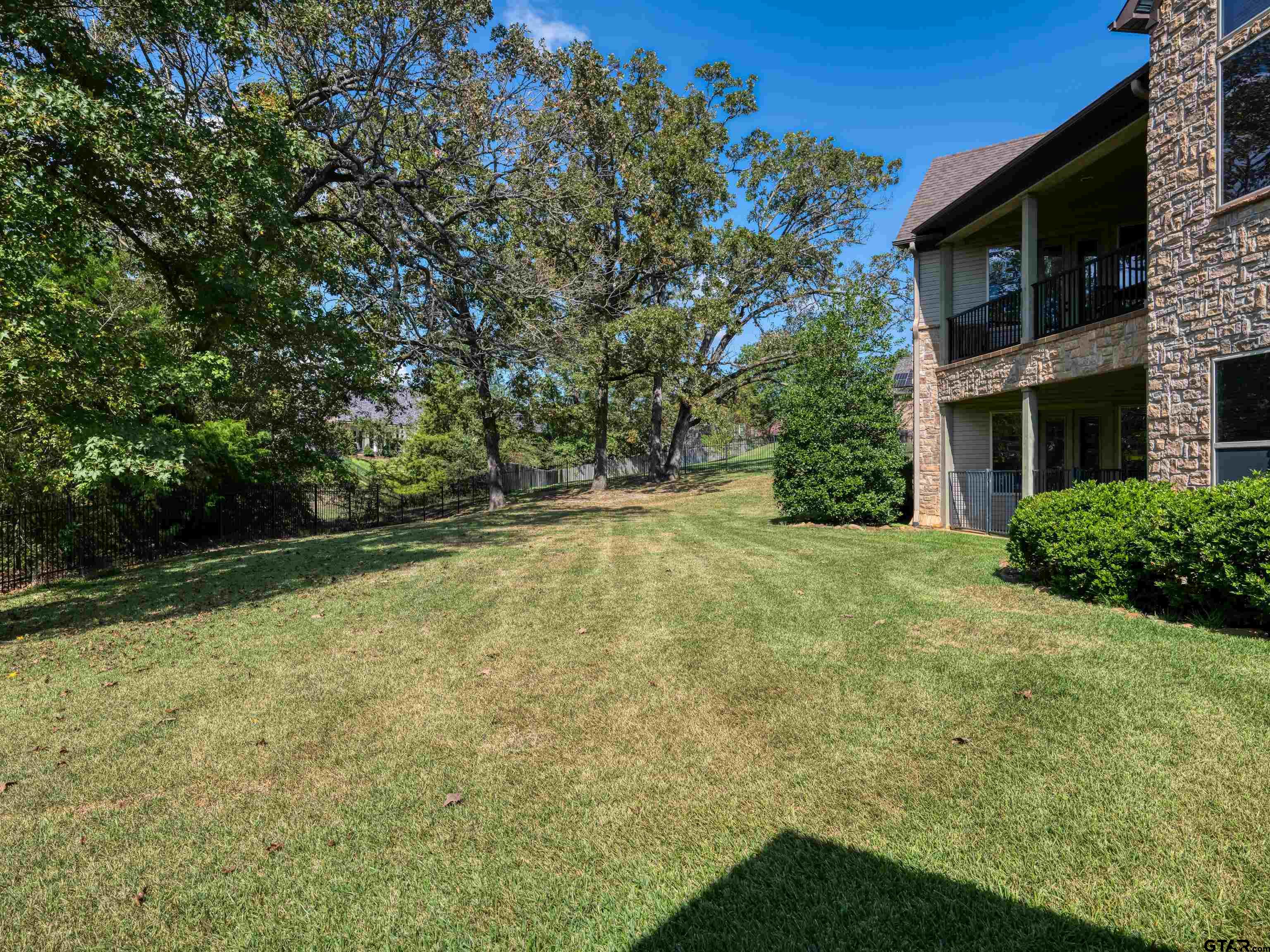 Tyler, Texas, 75703, United States, 4 Bedrooms Bedrooms, ,6 BathroomsBathrooms,Residential,For Sale,1965330