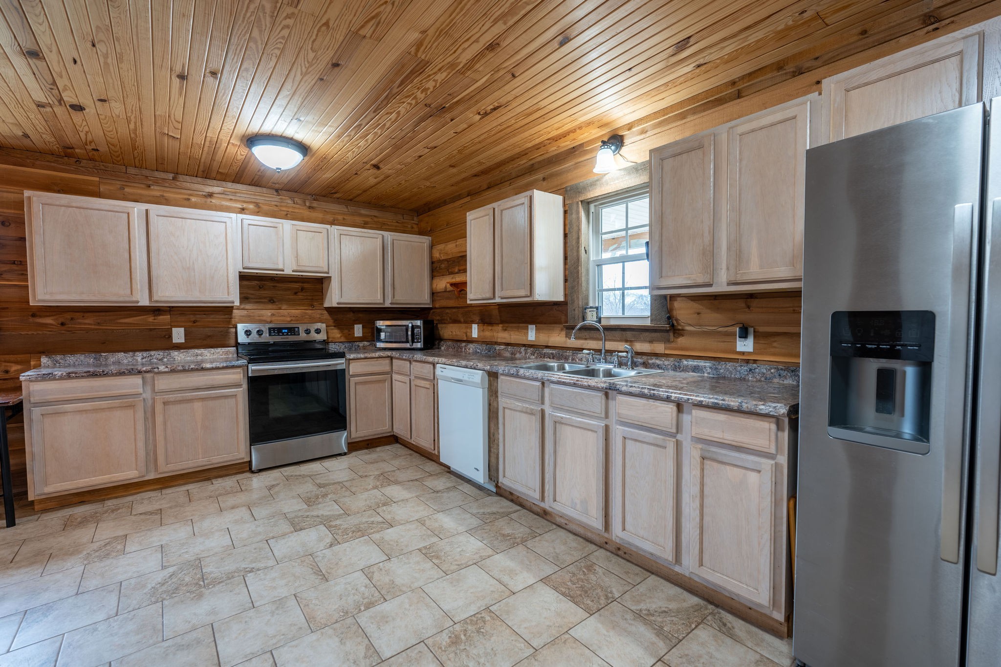 Nunnelly, Tennessee, 37137, United States, 2 Bedrooms Bedrooms, ,2 BathroomsBathrooms,Residential,For Sale,1917698