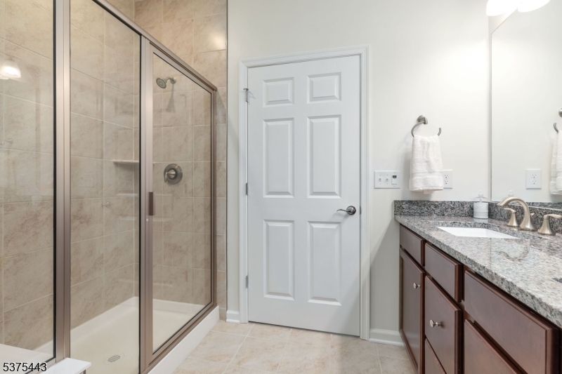 Florham Park Boro, New Jersey, 07932, United States, 2 Bedrooms Bedrooms, ,3 BathroomsBathrooms,Residential,For Sale,1917445