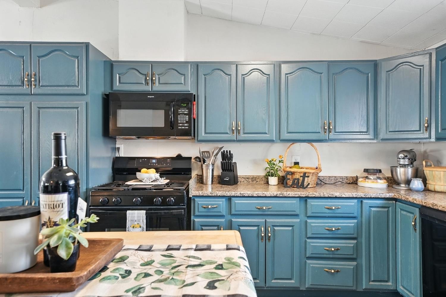 Valley Springs, California, 95252, United States, 3 Bedrooms Bedrooms, ,2 BathroomsBathrooms,Residential,For Sale,1979453