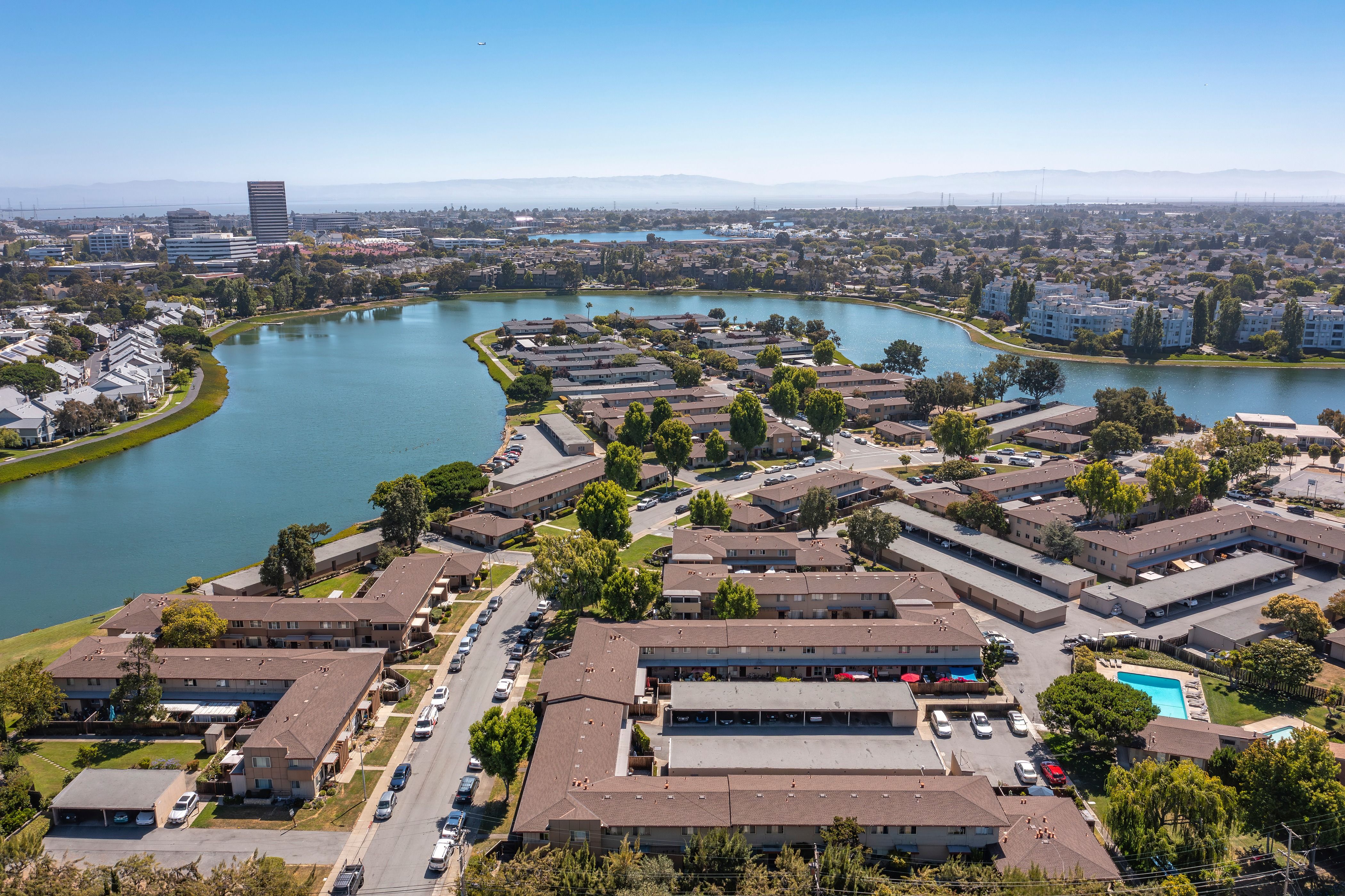  Peaceful End-Unit Condo - 物件實景