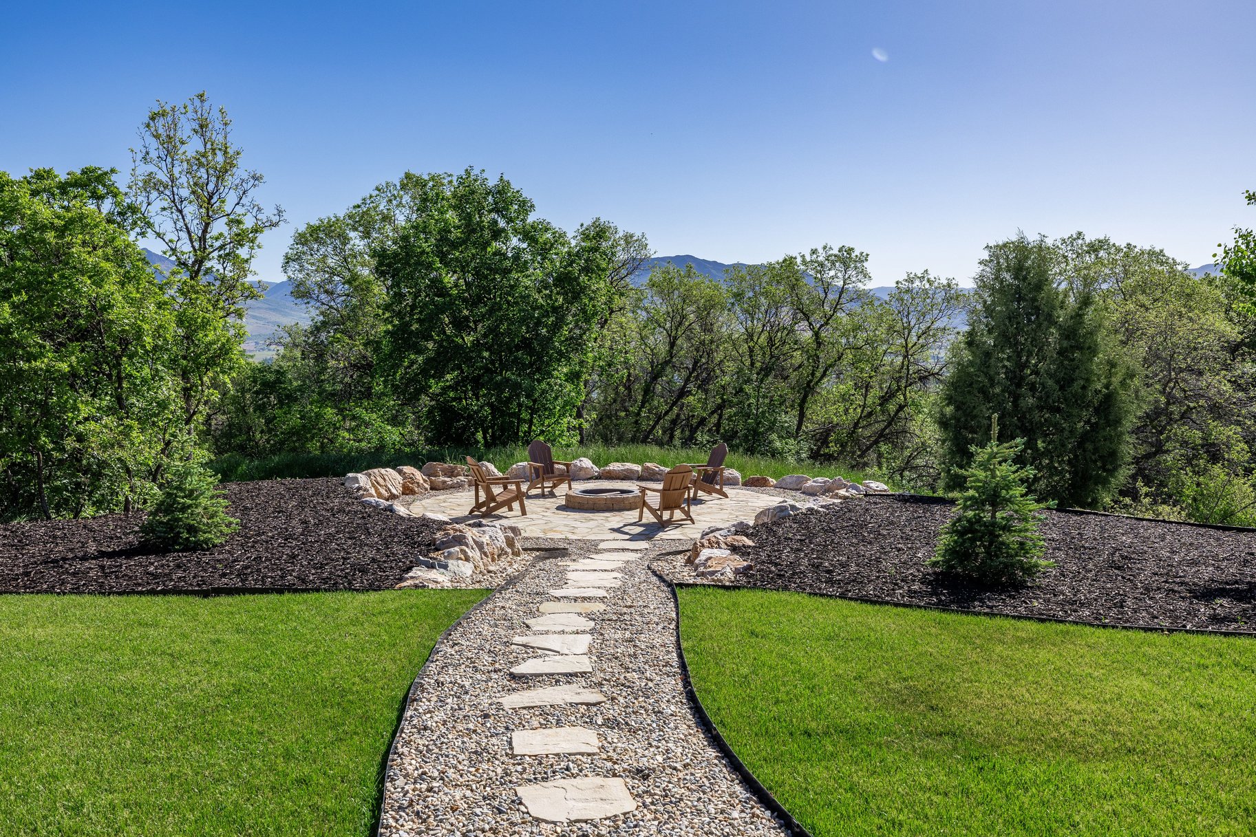  Welcome to a Private Mountain Luxury Retreat on Iconic Old Snowbasin Road - 物件實景