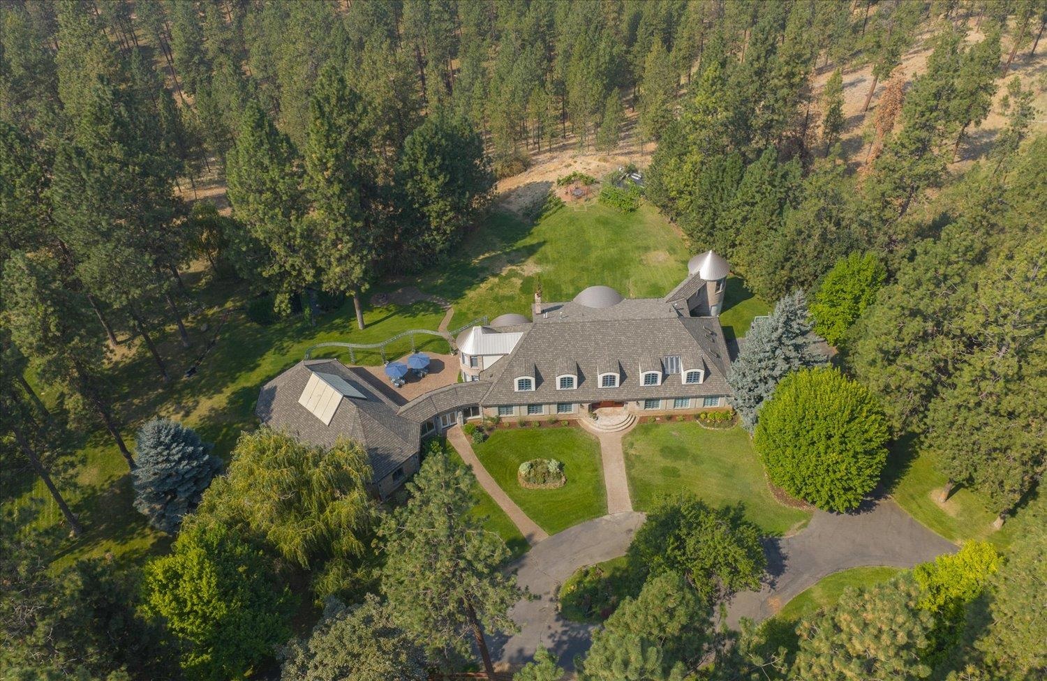 Spokane, Washington, 99223, United States, 6 Bedrooms Bedrooms, ,5 BathroomsBathrooms,Residential,For Sale,1943876