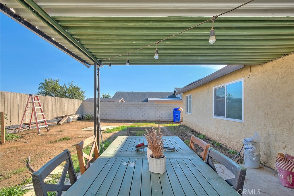 Jurupa Valley, California, 92509, United States, 4 Bedrooms Bedrooms, ,2 BathroomsBathrooms,Residential,For Sale,1998083