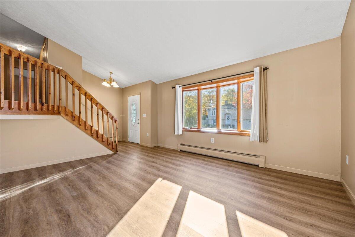 Saco, Maine, 04072, United States, 3 Bedrooms Bedrooms, ,2 BathroomsBathrooms,Residential,For Sale,1970282