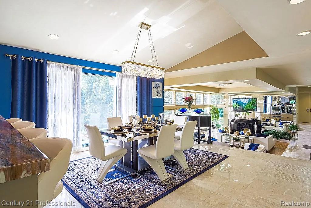 OrchardLake, Michigan, 48323, United States, 5 Bedrooms Bedrooms, ,5 BathroomsBathrooms,Residential,For Sale,1980200