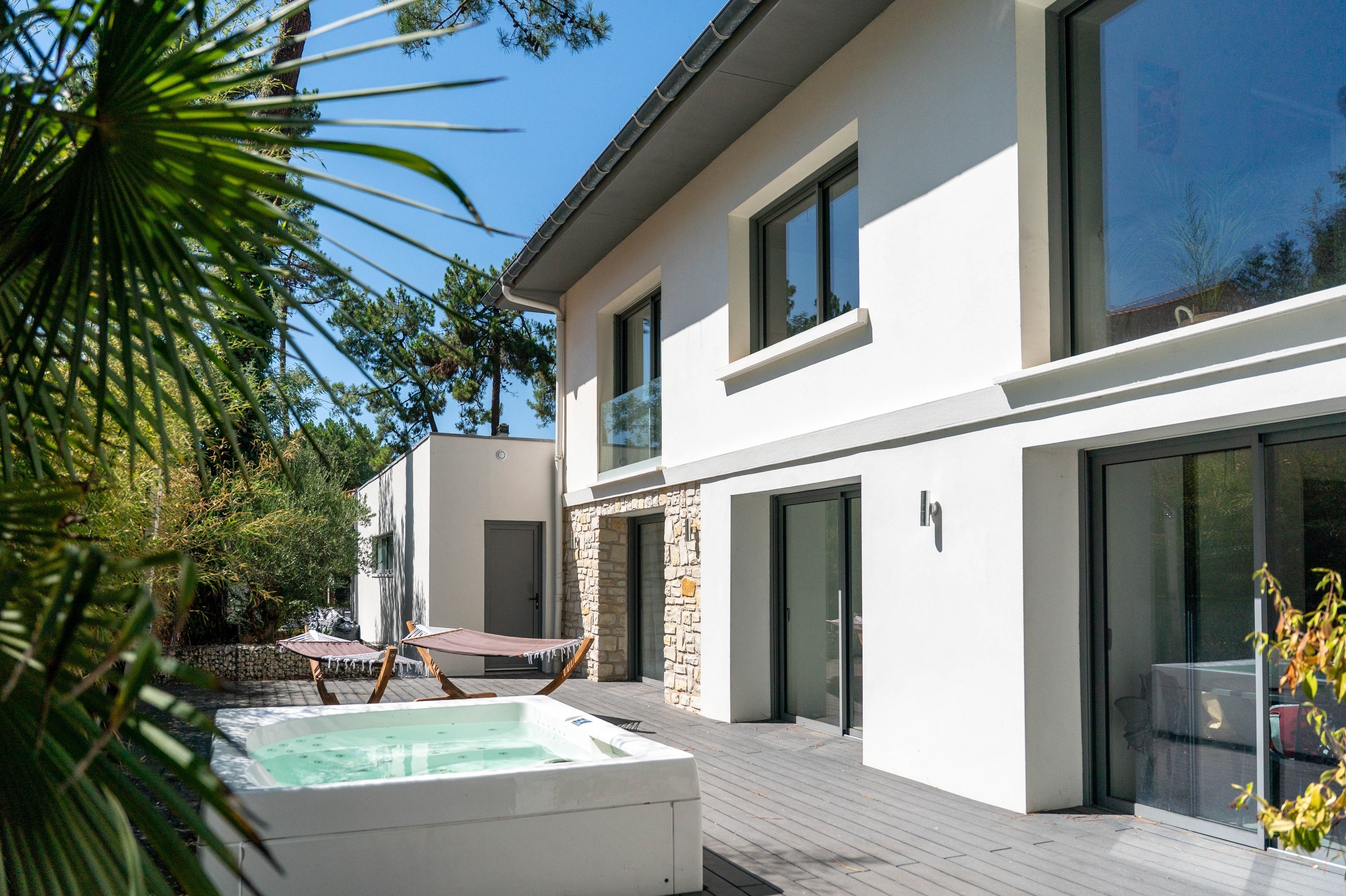  ELEGANT SEASIDE VILLA – 600 METRES FROM THE BEACH OF SAINT GEORGES DE DIDONNE –… - 物件實景