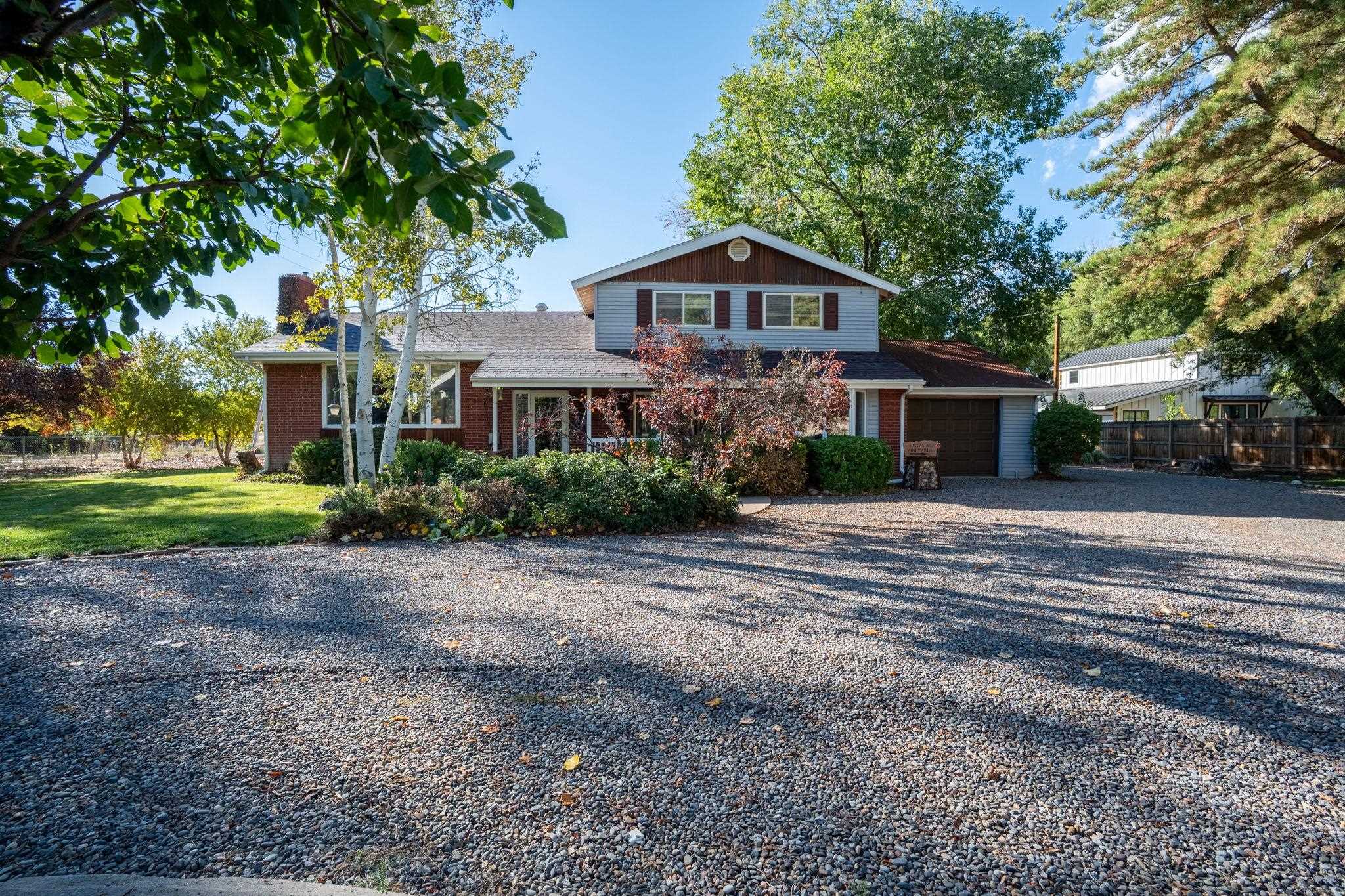 Palisade, Colorado, 81526, United States, 5 Bedrooms Bedrooms, ,6 BathroomsBathrooms,Residential,For Sale,2007514