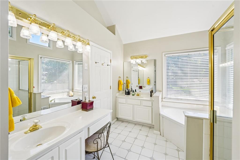Kennesaw, Georgia, 30144, United States, 5 Bedrooms Bedrooms, ,3 BathroomsBathrooms,Residential,For Sale,1942982