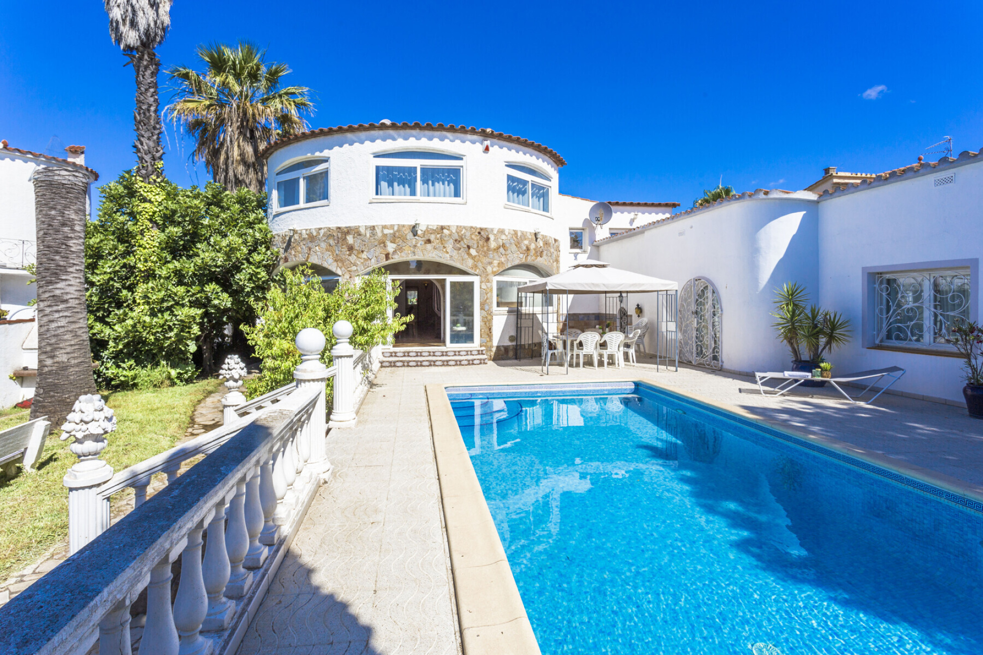  Detached Mediterranean Villa in Empuriabrava with Private Dock - 物件實景