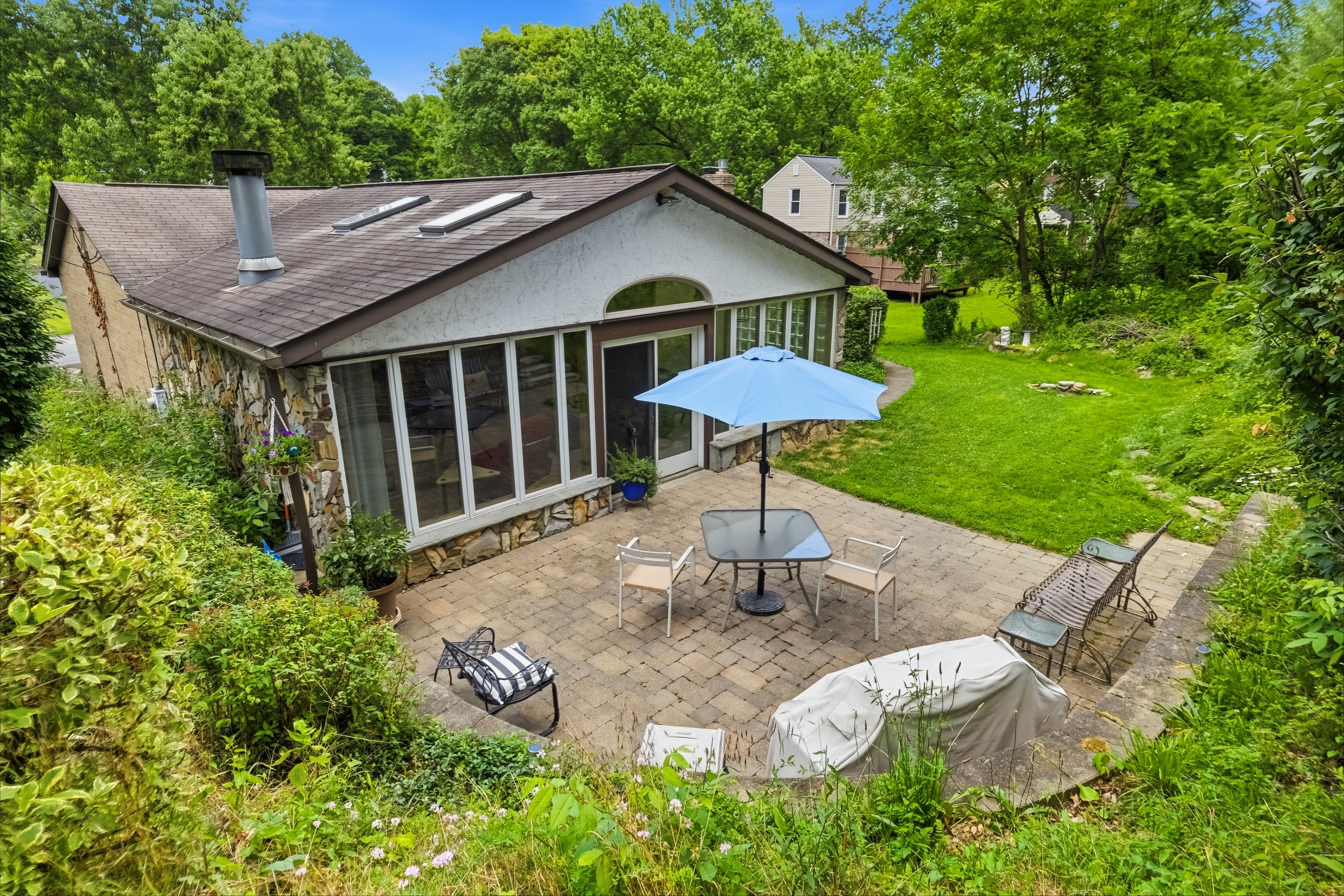  402 Glenrock Drive, Bethel Park, PA 15102 - 物件實景