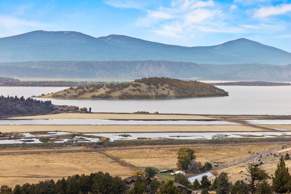 Klamath Falls, Oregon, 97601, United States, 4 Bedrooms Bedrooms, ,3 BathroomsBathrooms,Residential,For Sale,1987766