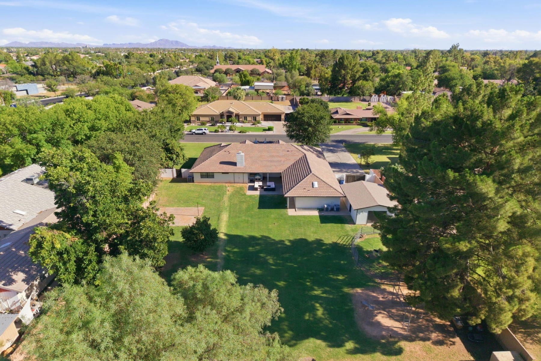  646 E Leah Lane¦Gilbert, AZ - 物件實景