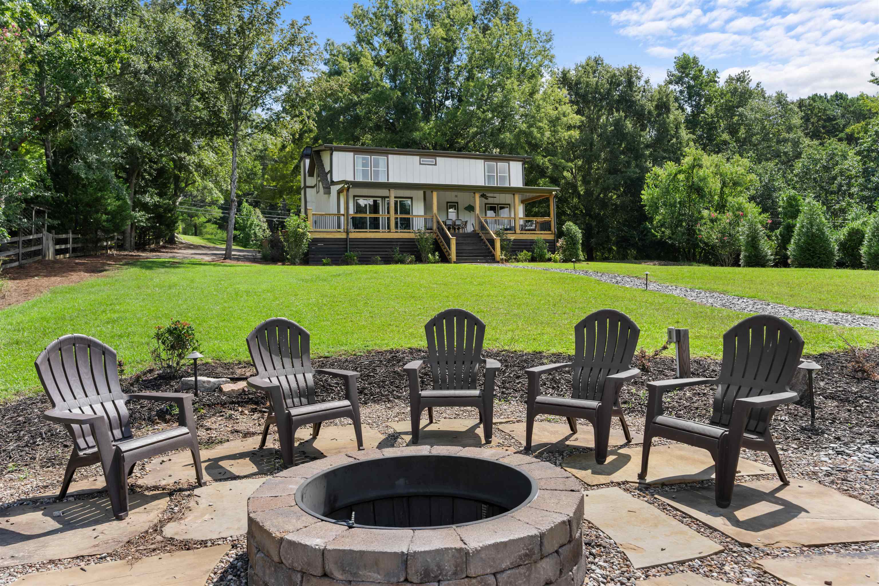 Eatonton, Georgia, 31024, United States, 4 Bedrooms Bedrooms, ,2 BathroomsBathrooms,Residential,For Sale,1911200