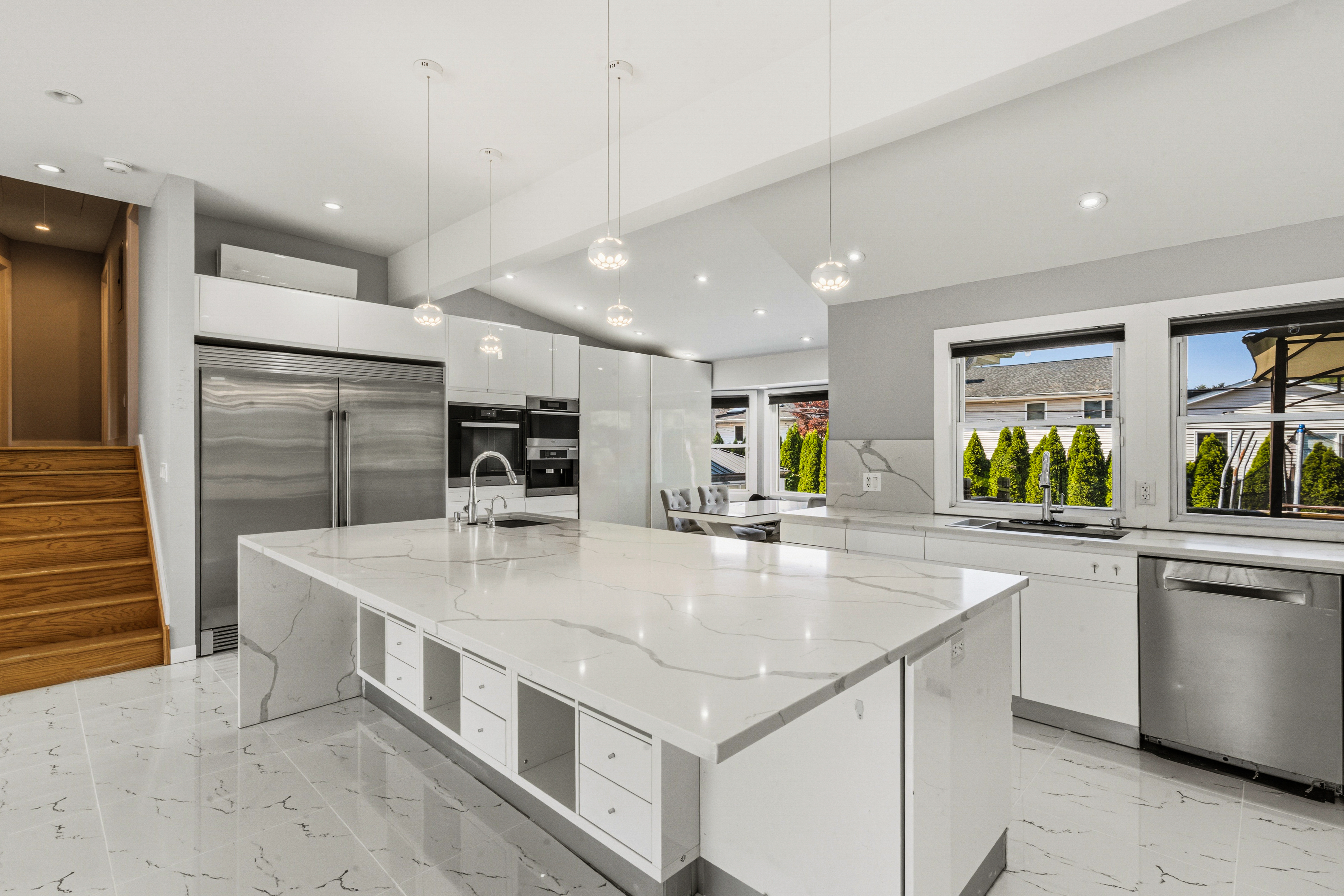  31 Sutton Hill Lane, Manhasset Hills, NY, 11040 - 物件實景