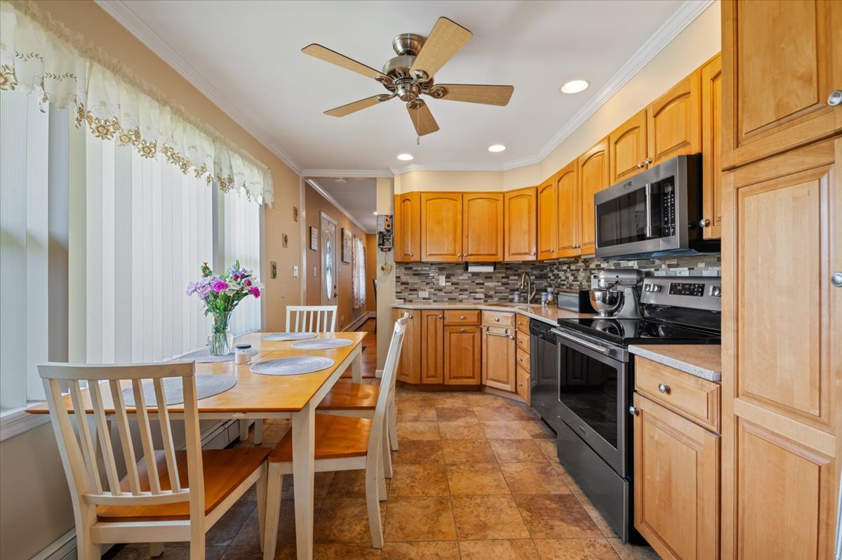 Levittown, New York, 11756, United States, 5 Bedrooms Bedrooms, ,2 BathroomsBathrooms,Residential,For Sale,1920496