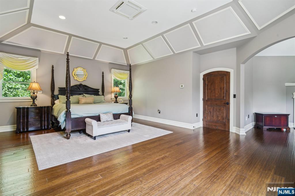 Oakland, New Jersey, 07436, United States, 5 Bedrooms Bedrooms, ,5 BathroomsBathrooms,Residential,For Sale,1907323
