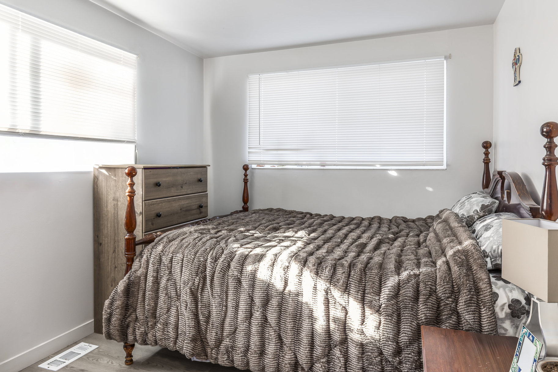  Well-Maintained Four-Unit Property with Exceptional Investment Potential - 物件實景