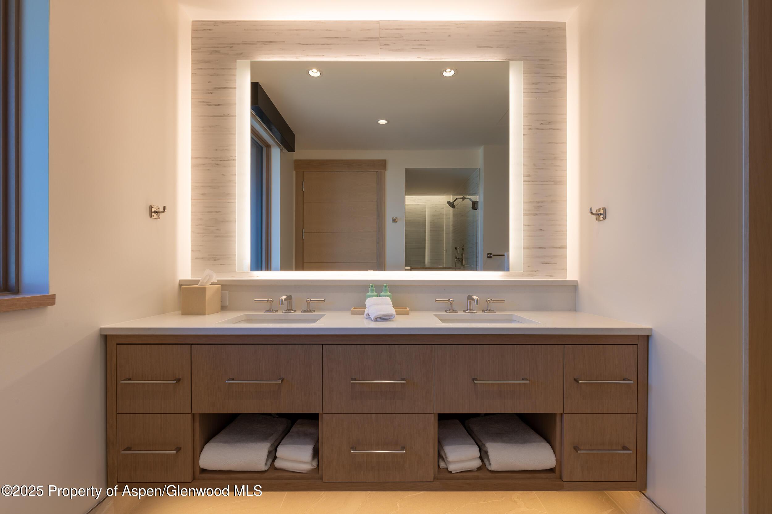 Snowmass Village, Colorado, 81615, United States, 4 Bedrooms Bedrooms, ,4 BathroomsBathrooms,Residential,For Sale,1746632