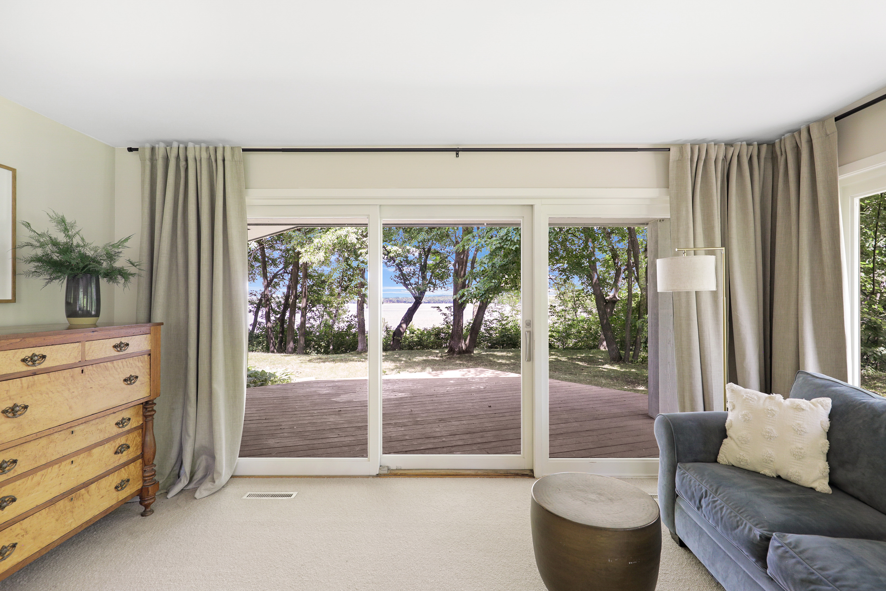  Lakeside Luxury with Timeless Charm and Modern Touches - 物件實景