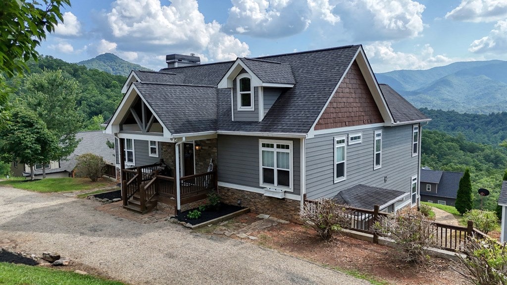 Hiawassee, Georgia, 30546, United States, 3 Bedrooms Bedrooms, ,4 BathroomsBathrooms,Residential,For Sale,1721105