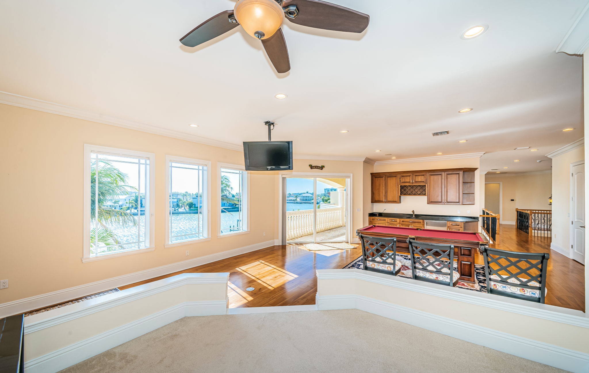 St Petersburg, Florida, 33707, United States, 5 Bedrooms Bedrooms, ,5 BathroomsBathrooms,Residential,For Sale,2006025