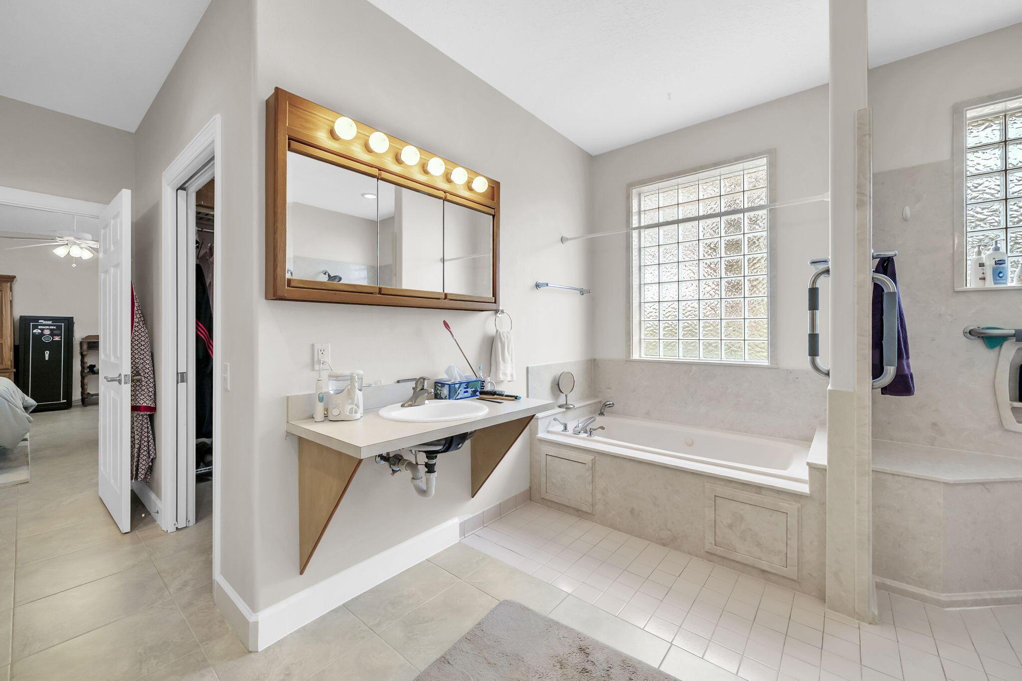 Fort Walton Beach, Florida, 32547, United States, 4 Bedrooms Bedrooms, ,4 BathroomsBathrooms,Residential,For Sale,2008970