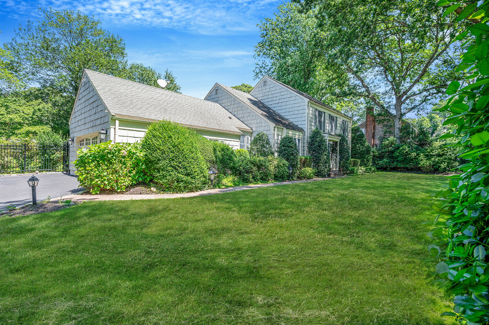 Mount Sinai, New York, 11766, United States, 4 Bedrooms Bedrooms, ,3 BathroomsBathrooms,Residential,For Sale,1924395