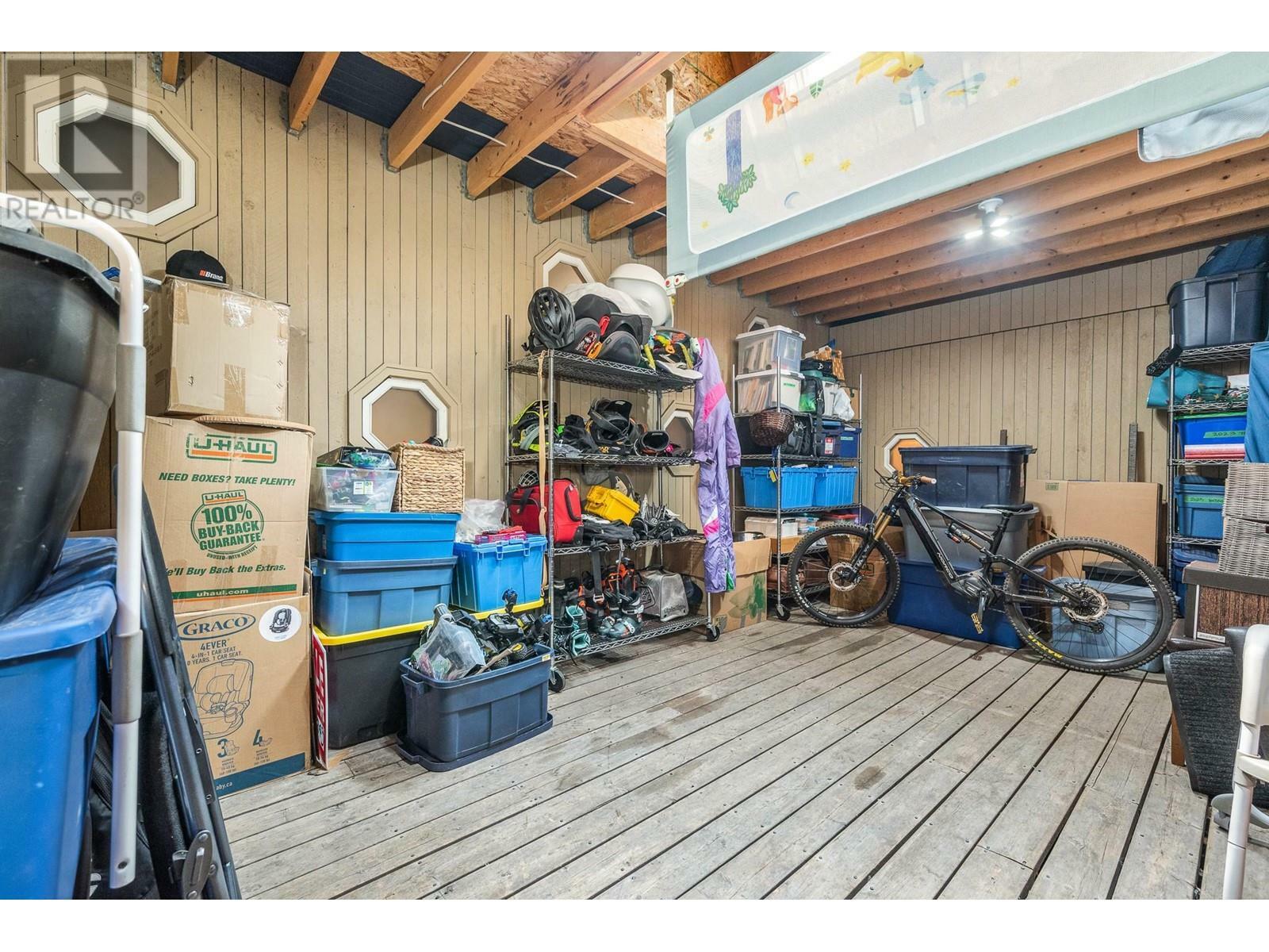 VERNON, British Columbia, V1H 1C8, CA, 5 Bedrooms Bedrooms, ,3 BathroomsBathrooms,Residential,For Sale,1838241