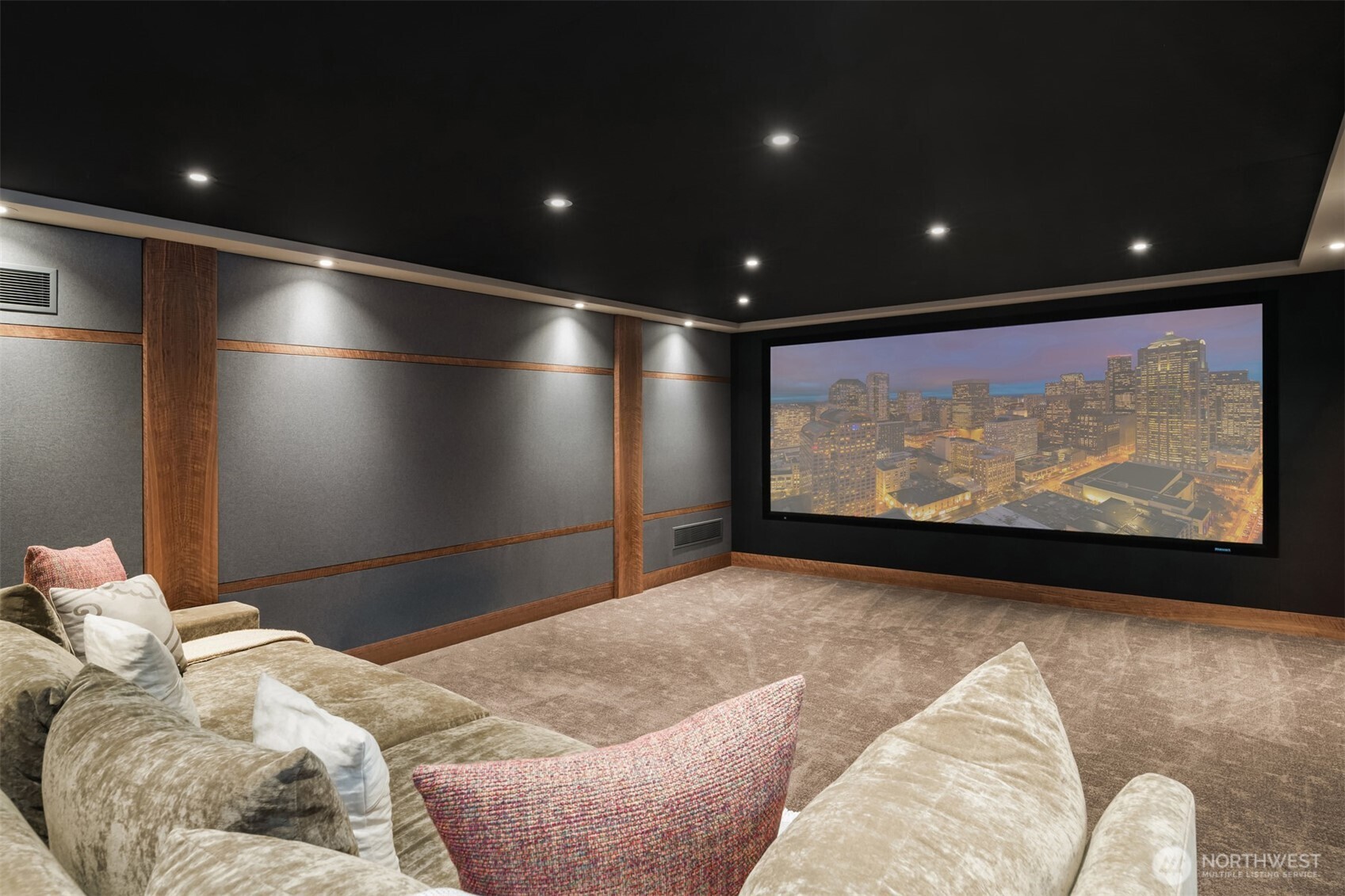 Seattle, Washington, 98105, United States, 6 Bedrooms Bedrooms, ,5 BathroomsBathrooms,Residential,For Sale,1993389