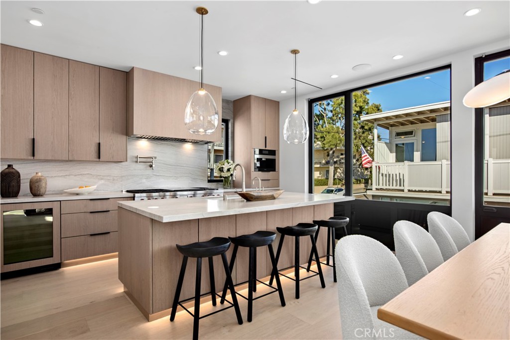 Corona del Mar, California, 92625, United States, 4 Bedrooms Bedrooms, ,5 BathroomsBathrooms,Residential,For Sale,1903577