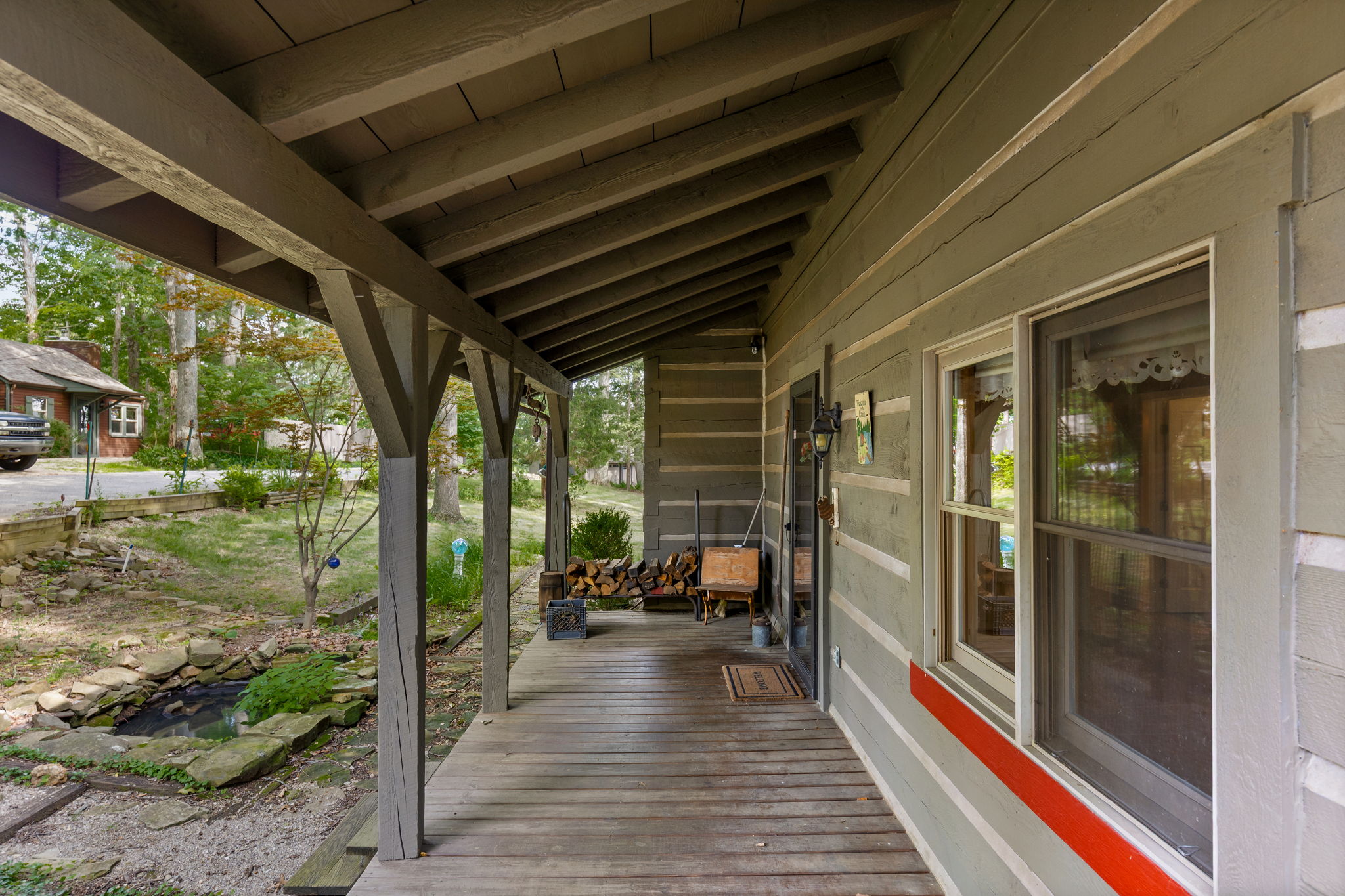  Authentic Log Home with Breathtaking Views of Brown County